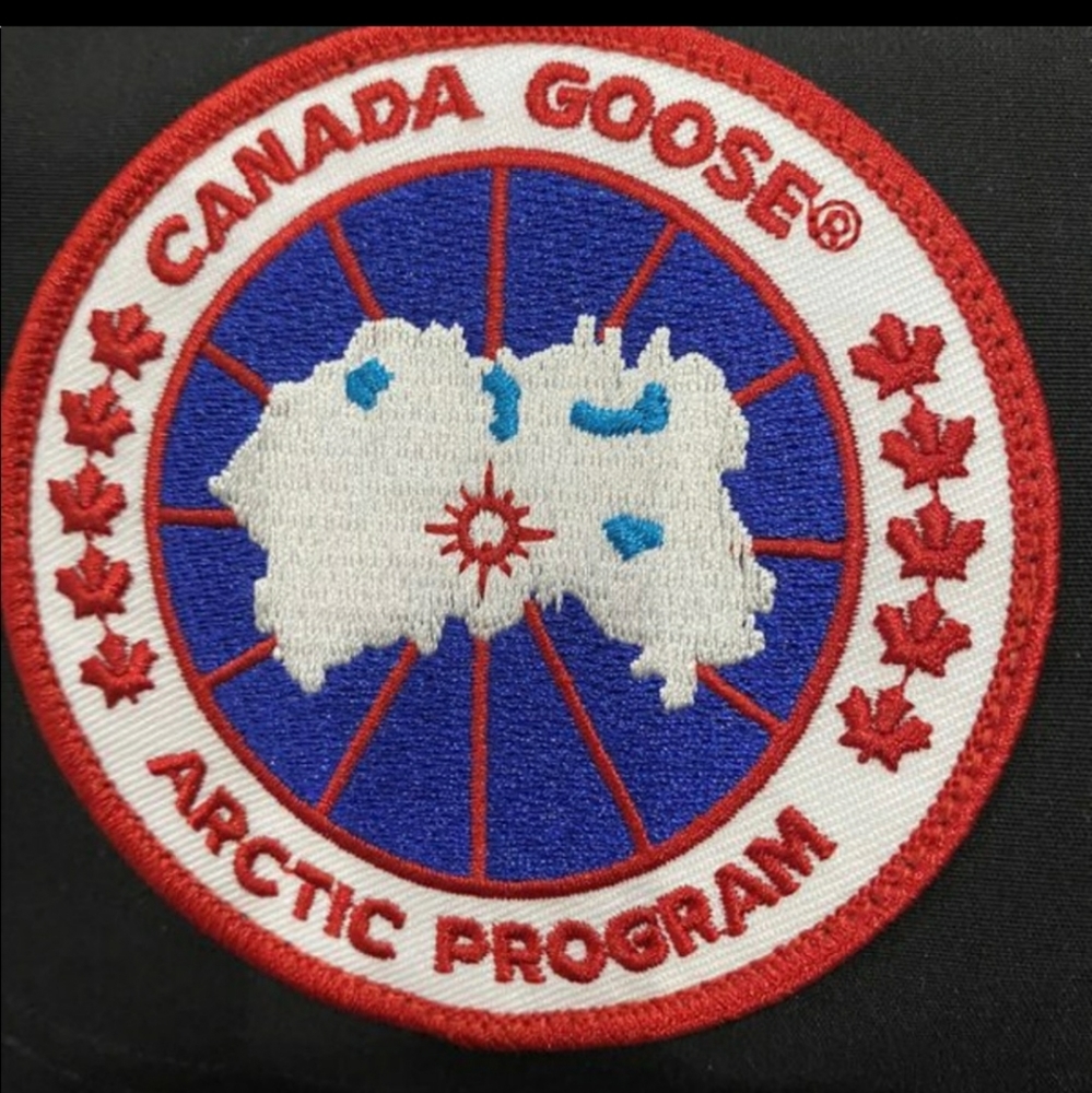 Real vs fake canada goose. Please be careful